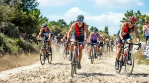 découvrez comment les athlètes niortaises de duathlon affrontent le défi de la d3 lors de la compétition à saint-cyr, alliant endurance et esprit d'équipe.