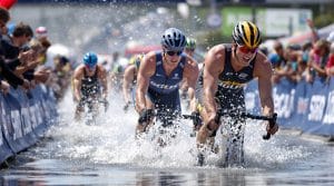 découvrez les foulées en folie : un événement sportif animé par le club de triathlon, rassemblant 3 000 coureurs et une foule enthousiaste pour une ambiance exceptionnelle.