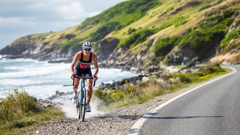 dimanche, une commune du finistère accueille le championnat de bretagne jeunes de duathlon, rassemblant 300 participants passionnés pour une journée sportive intense.