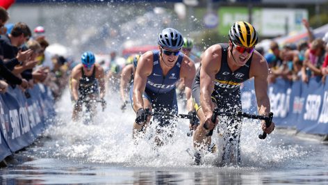 découvrez les foulées en folie : un événement sportif animé par le club de triathlon, rassemblant 3 000 coureurs et une foule enthousiaste pour une ambiance exceptionnelle.