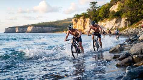 découvrez l'effervescence à desvres avec le triathlon ugsel, combinant natation, vtt et course à pied pour un événement sportif unique et dynamique.